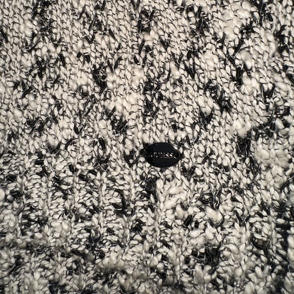 GUESS Sweater - Picture 5 of 6